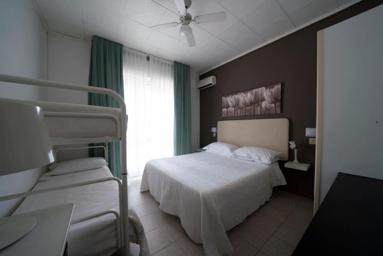 Hotel Maarea Milano Marittima Exterior photo