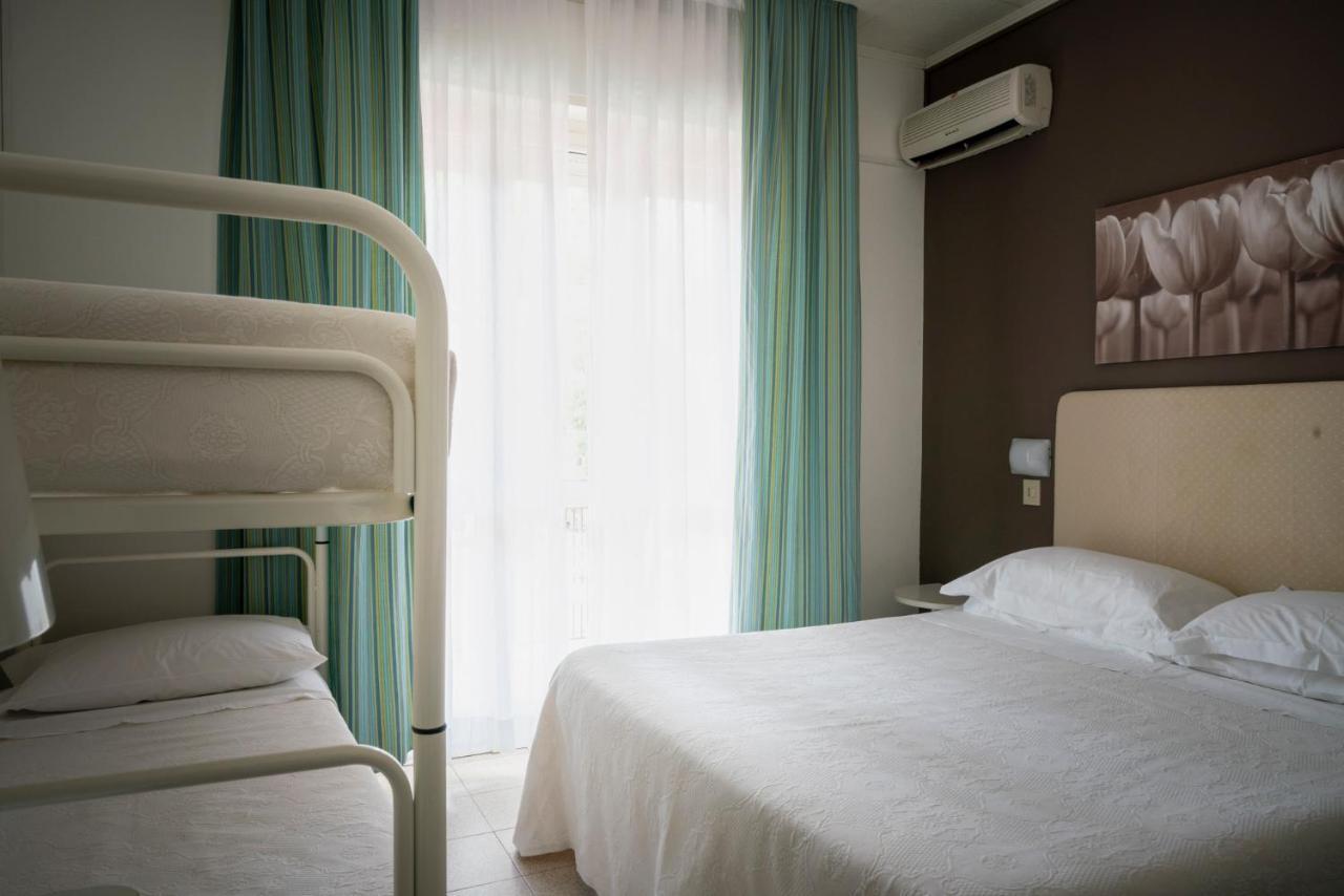 Hotel Maarea Milano Marittima Exterior photo